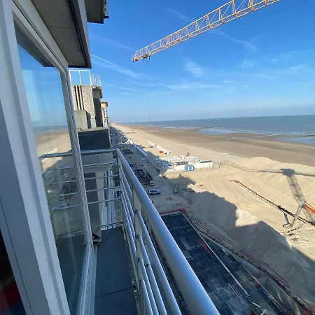 Appartement Op Achtste Verdieping Op De Zeedijk Met Fenomenaal Zeezicht Voor 2 Personen