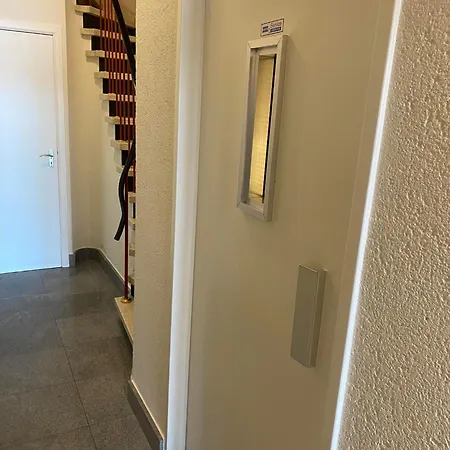 Op Achtste Verdieping Op De Zeedijk Met Fenomenaal Zeezicht Voor 2 Personen