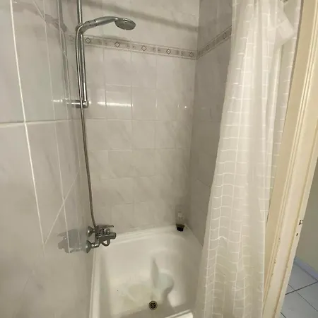 Op Achtste Verdieping Op De Zeedijk Met Fenomenaal Zeezicht Voor 2 Personen * Middelkerke