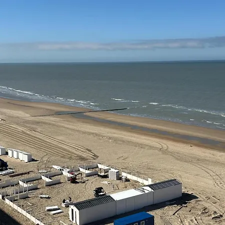 Op Achtste Verdieping Op De Zeedijk Met Fenomenaal Zeezicht Voor 2 Personen Middelkerke