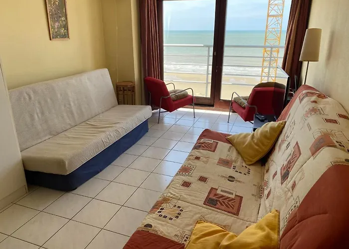 Op Achtste Verdieping Op De Zeedijk Met Fenomenaal Zeezicht Voor 2 Personen Middelkerke