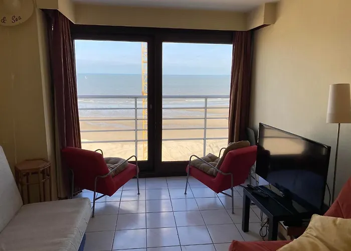 Apartment Op Achtste Verdieping Op De Zeedijk Met Fenomenaal Zeezicht Voor 2 Personen Middelkerke