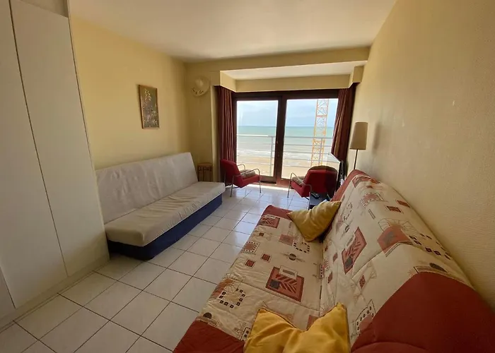 Op Achtste Verdieping Op De Zeedijk Met Fenomenaal Zeezicht Voor 2 Personen Middelkerke