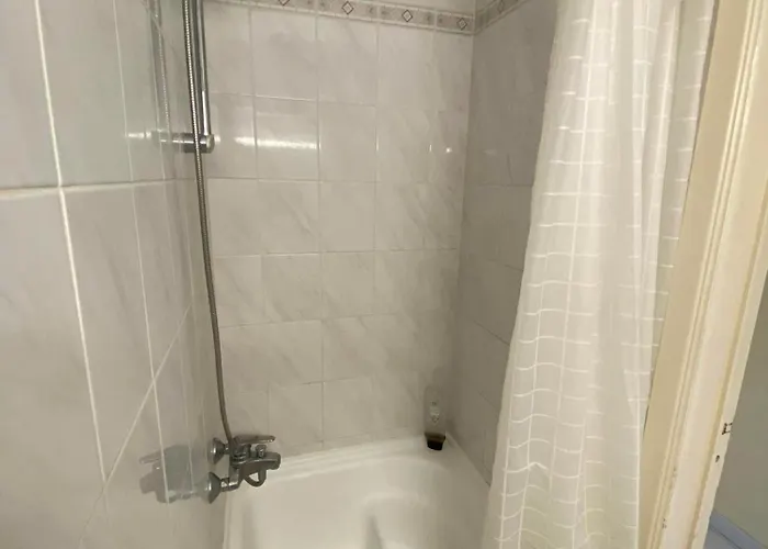 Op Achtste Verdieping Op De Zeedijk Met Fenomenaal Zeezicht Voor 2 Personen * Middelkerke