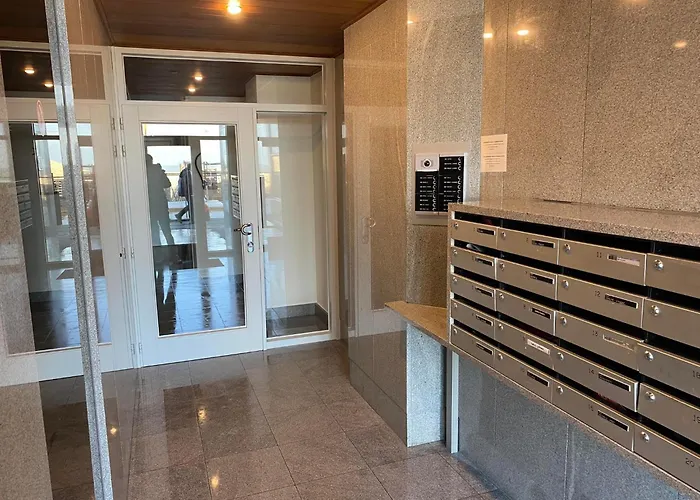 Op Achtste Verdieping Op De Zeedijk Met Fenomenaal Zeezicht Voor 2 Personen